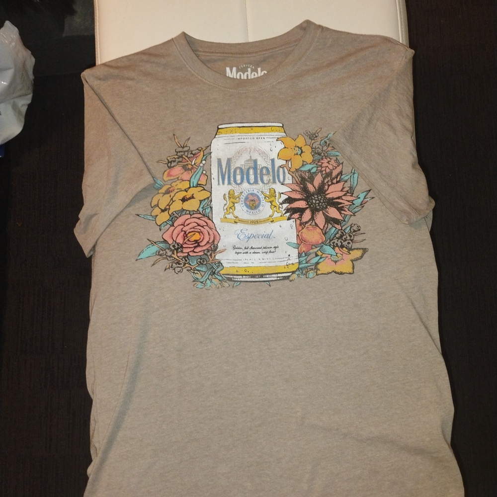 Lucky Brand Modelo Graphic Tee in Brown and Multicolor